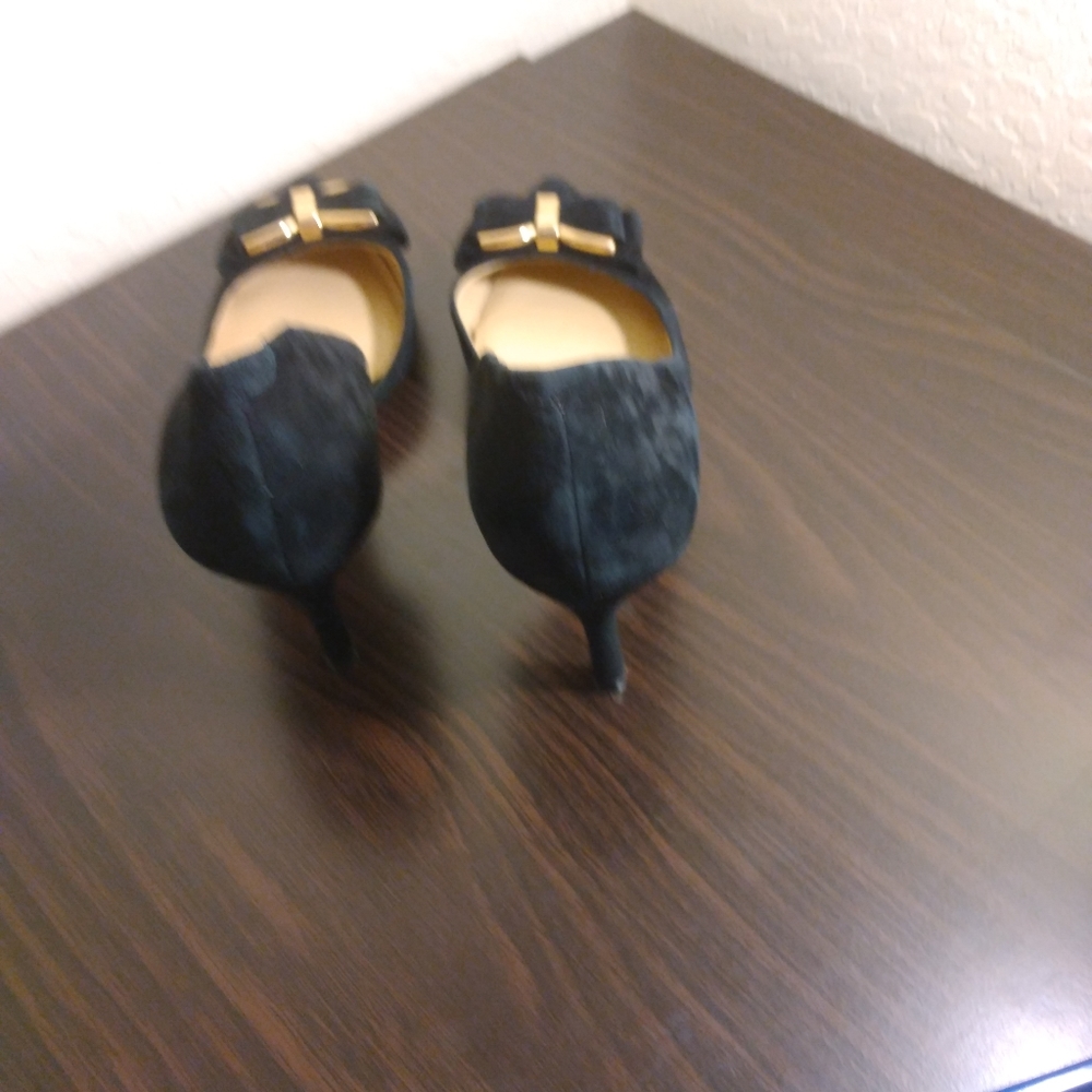 Shoe - Picture 2 of 2